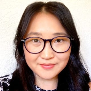 Photo of Nancy Zheng